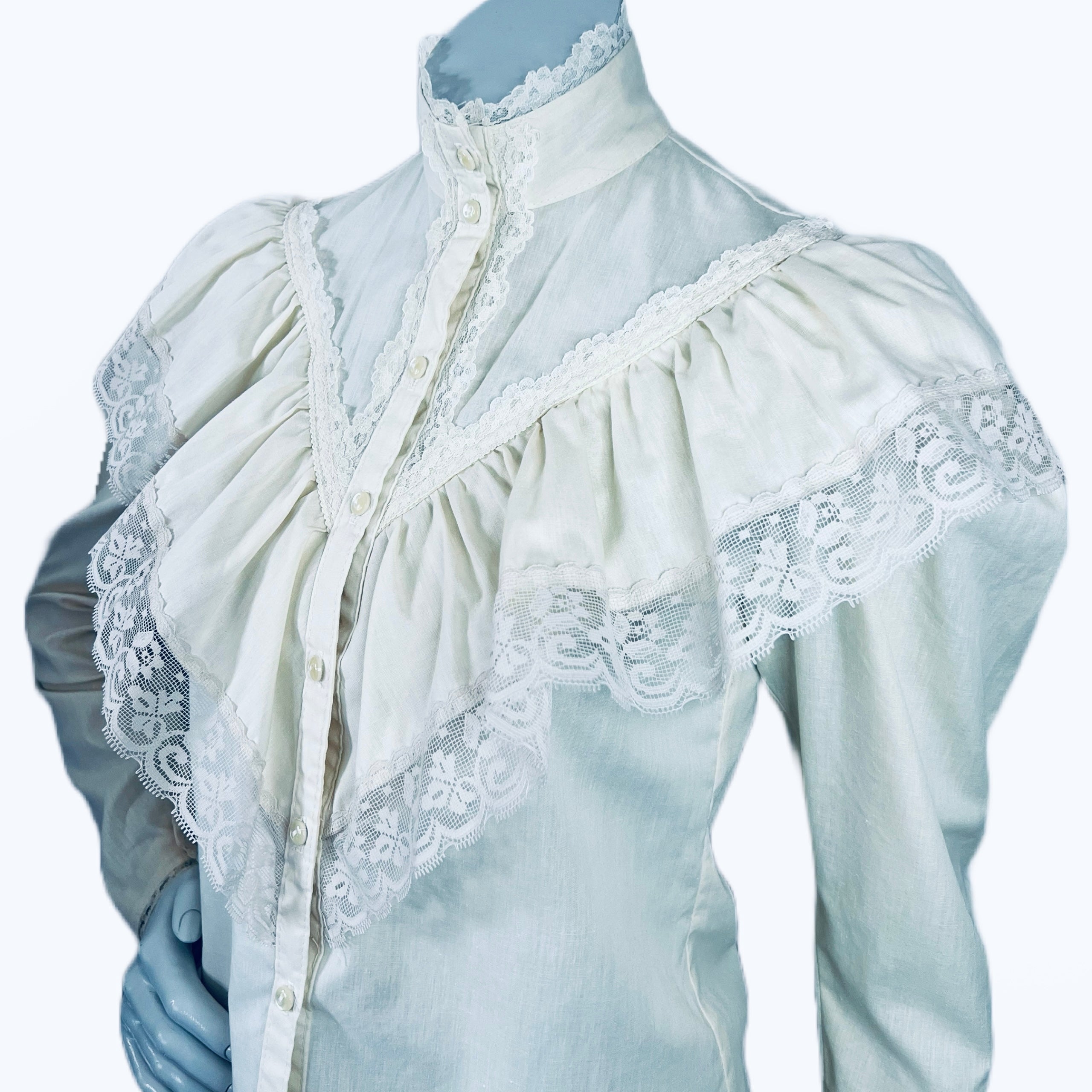 Gunne Sax Creme Victoriana Lace + Cotton Blouse — vintage 1970s Gunne Sax top