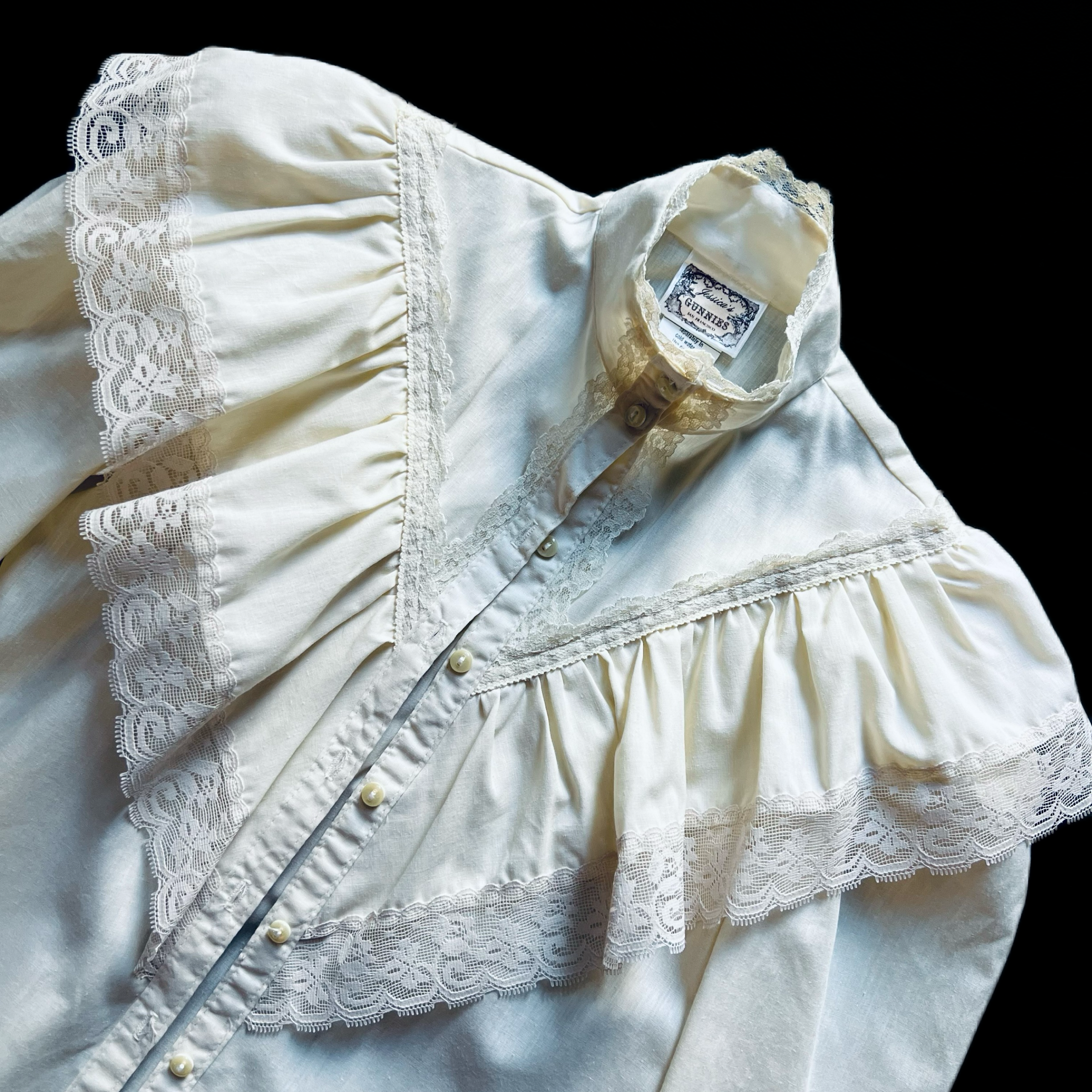 Gunne Sax Creme Victoriana Lace + Cotton Blouse — vintage 1970s Gunne Sax top