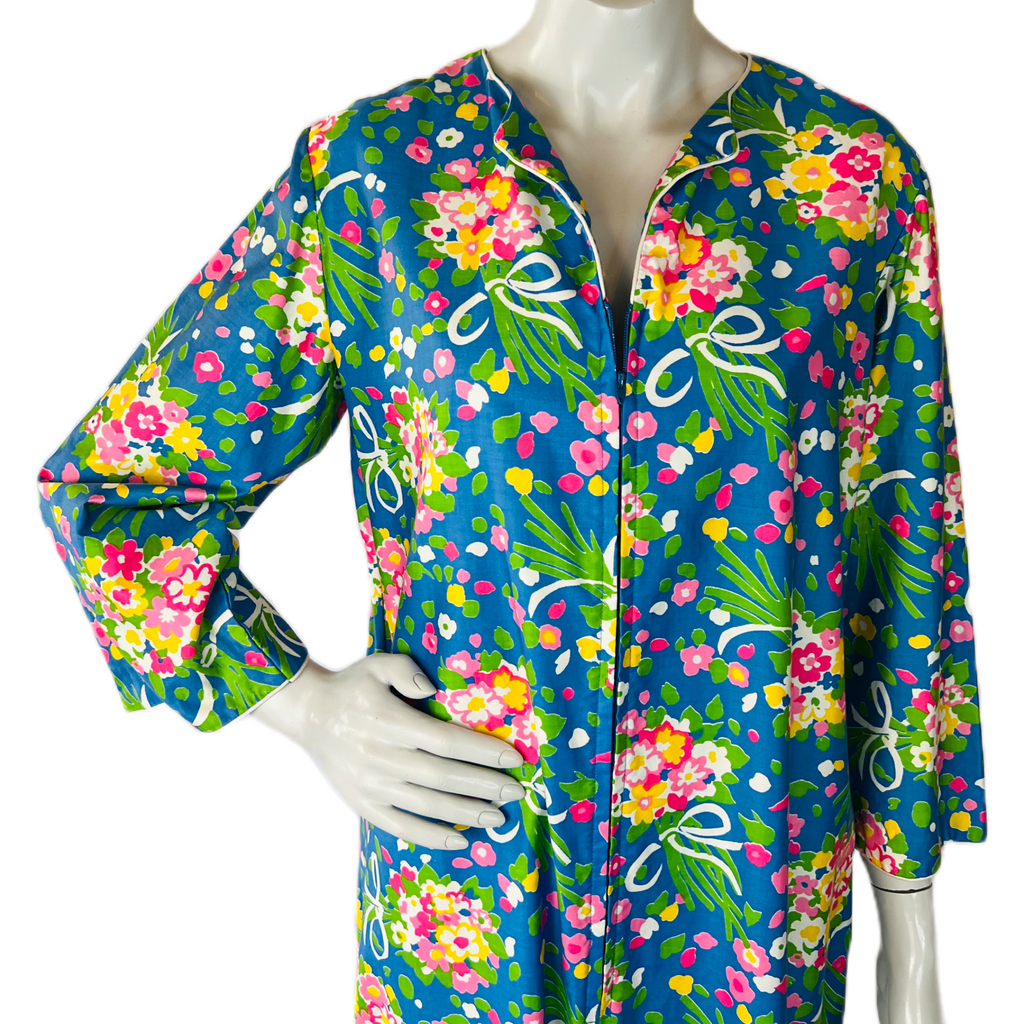 60s/70s Polished Cotton Flower Bouquet Print Zip Up Caftan — vintage 1960s Gerry caftan in white, blue