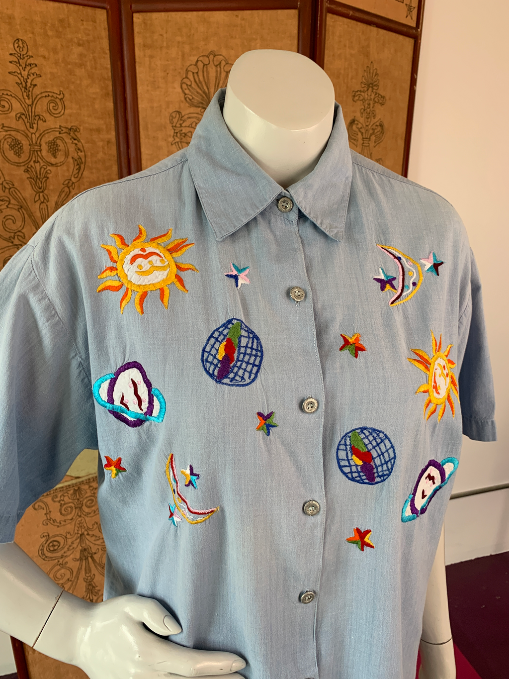 Bill Blass Celestial Embroidered Chambray Short Sleeve Button Up Shirt — vintage Bill Blass top