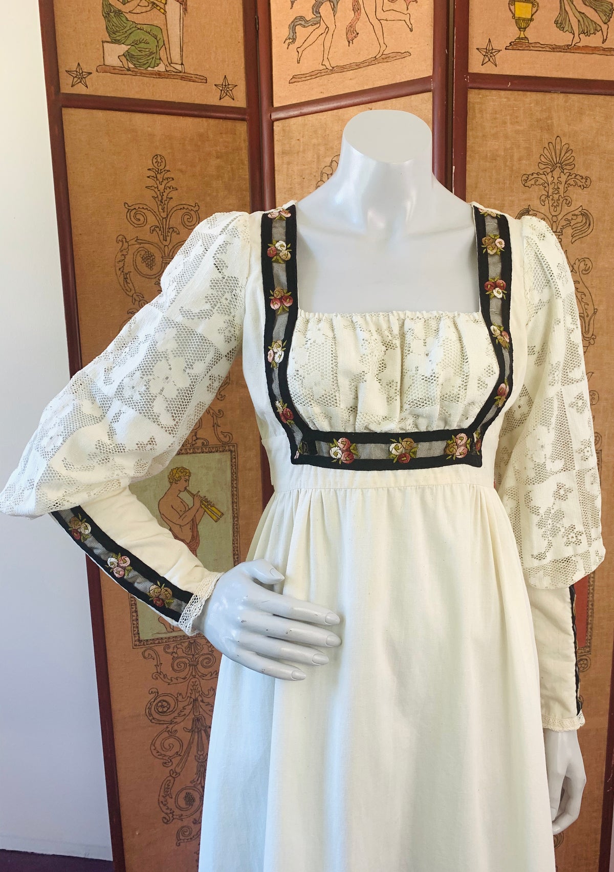 Poet Sleeve Gunne Sax Lace Detailed Maxi Dress — vintage Gunne Sax dress
