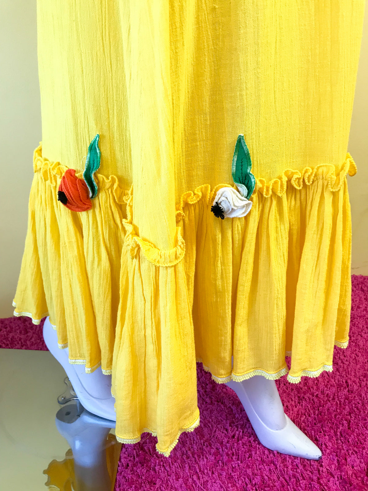 Bohemian elegant style in this boho 70s dress from Empress.