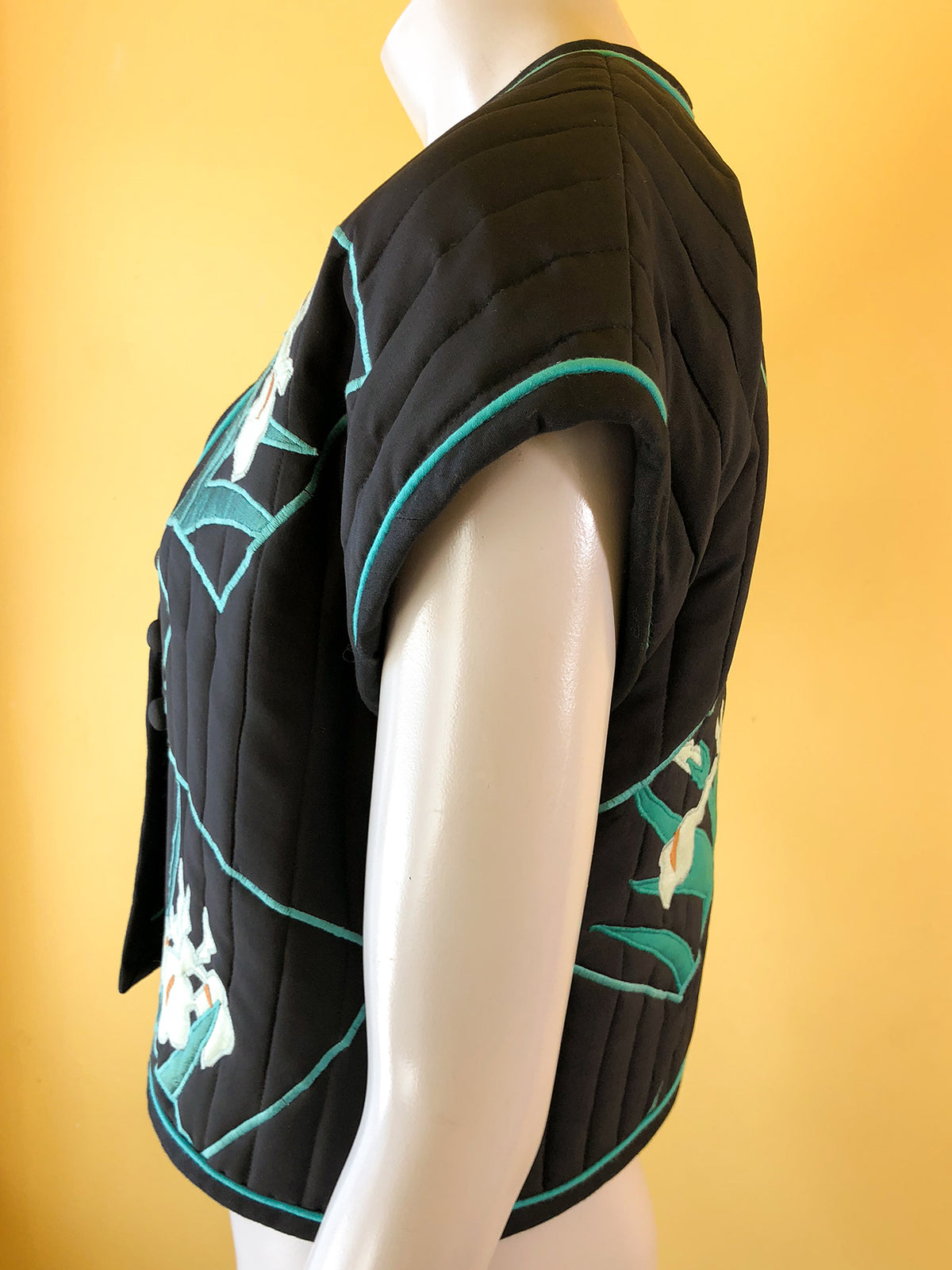 White Duck Workshop Art to Wear Applique Quilted Vest — vintage White Duck Workshop top in white