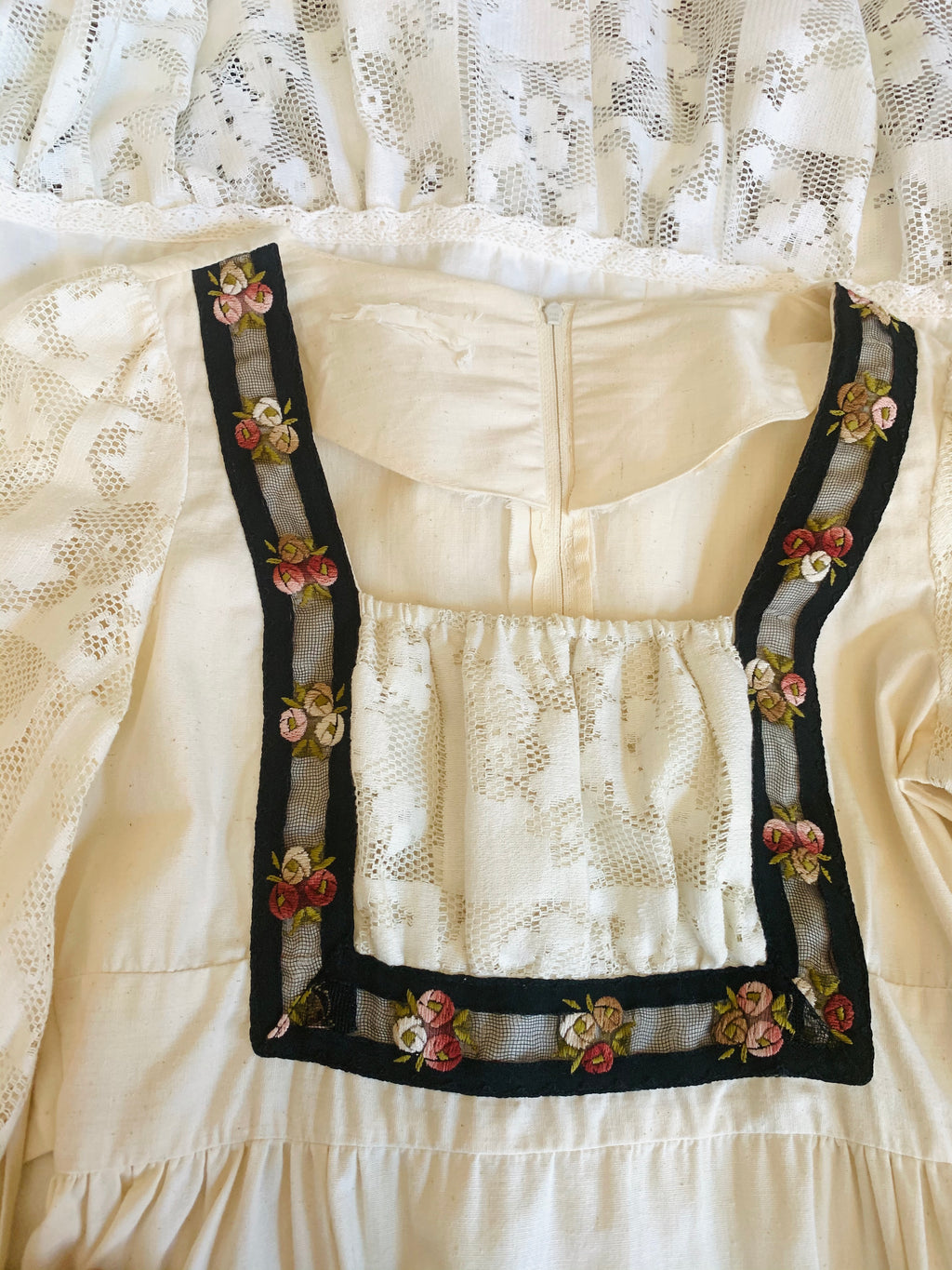 Poet Sleeve Gunne Sax Lace Detailed Maxi Dress — vintage Gunne Sax dress