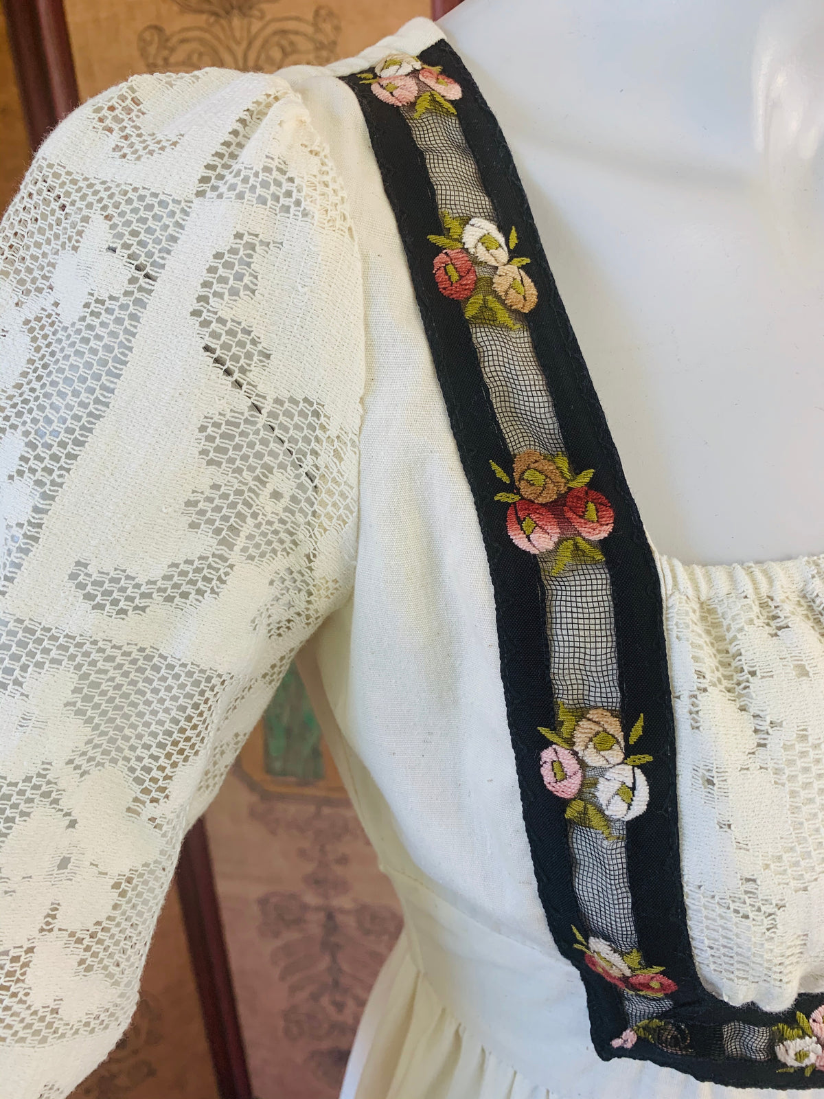 Poet Sleeve Gunne Sax Lace Detailed Maxi Dress — vintage Gunne Sax dress