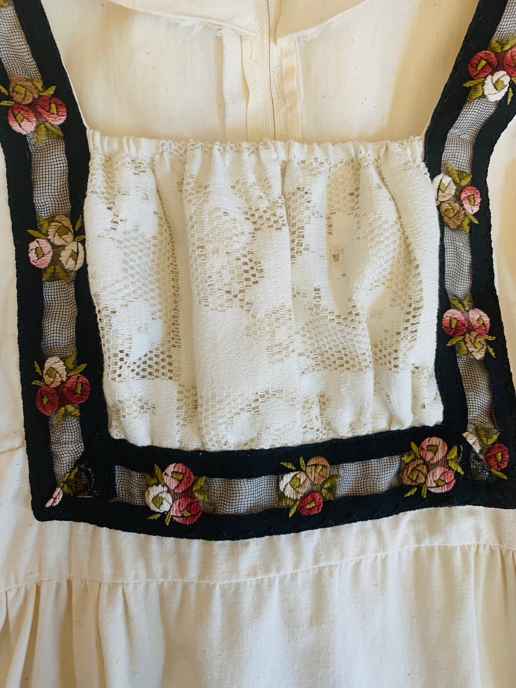 Poet Sleeve Gunne Sax Lace Detailed Maxi Dress — vintage Gunne Sax dress