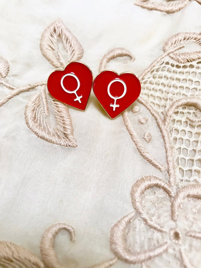 Z Custom Order ~ 3 Venus Pins