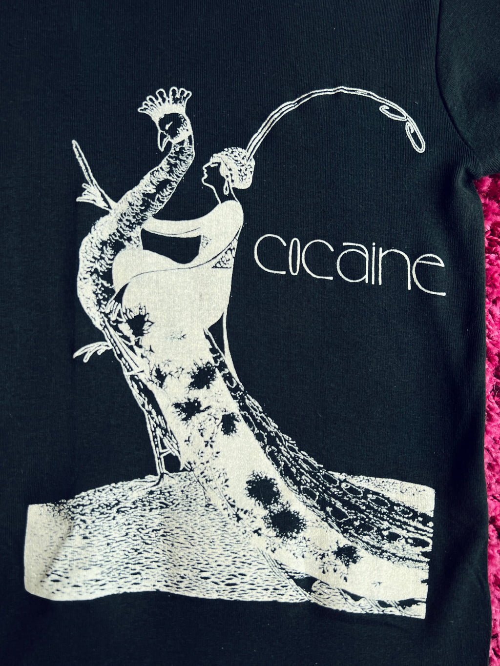 Cocaine 80s Art Deco Diamond Dust Graphic T-shirt — vintage 1980s Diamond Dust top